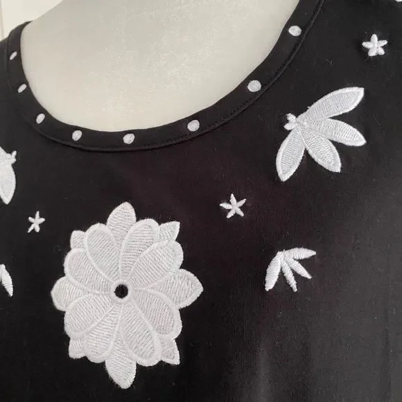 Susan Graver Style Black Top ¾ Length Sleeves Floral Embroidery SZ M - Picture 7 of 10